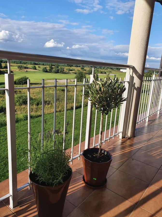 Apartgolf Sobienie Krolewskie Sobienie Szlacheckie Екстериор снимка