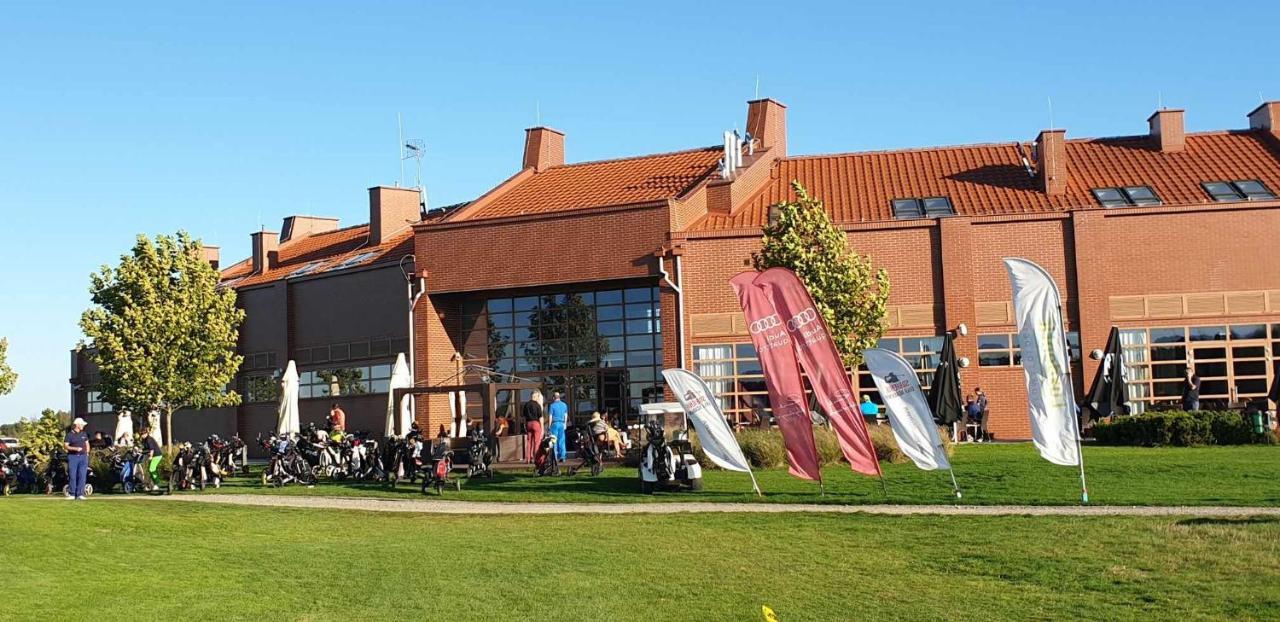 Apartgolf Sobienie Krolewskie Sobienie Szlacheckie Екстериор снимка